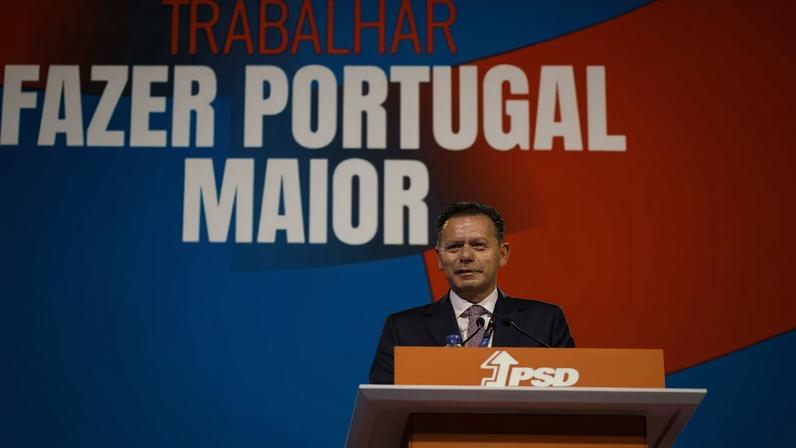 Luís Montenegro durante o Congresso Nacional do PSD