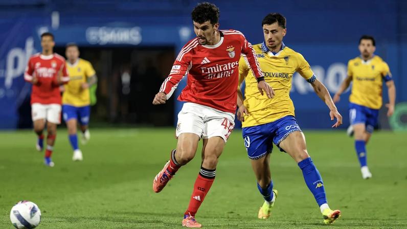 Dortmund mira Tomás Araújo no mercado