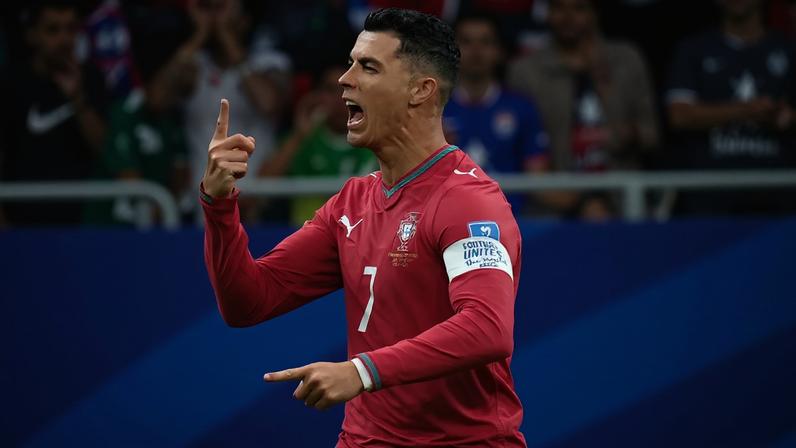 Cristiano Ronaldo celebra primeiro golo de Portugal