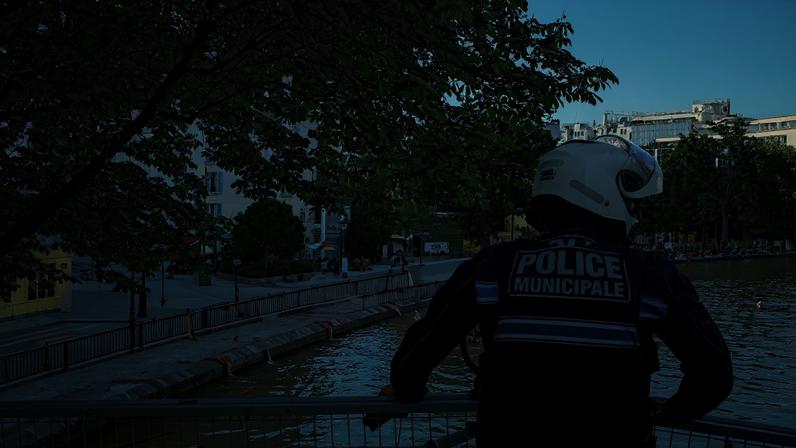 Criança de três anos morre presa em carro durante onda de calor em França