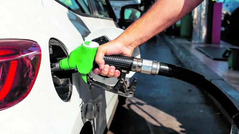Postos de combustível mantêm preços estáveis apesar da baixa do petróleo