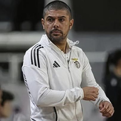 Treinador de futsal feminino do Benfica celebra título e deixa recados internos