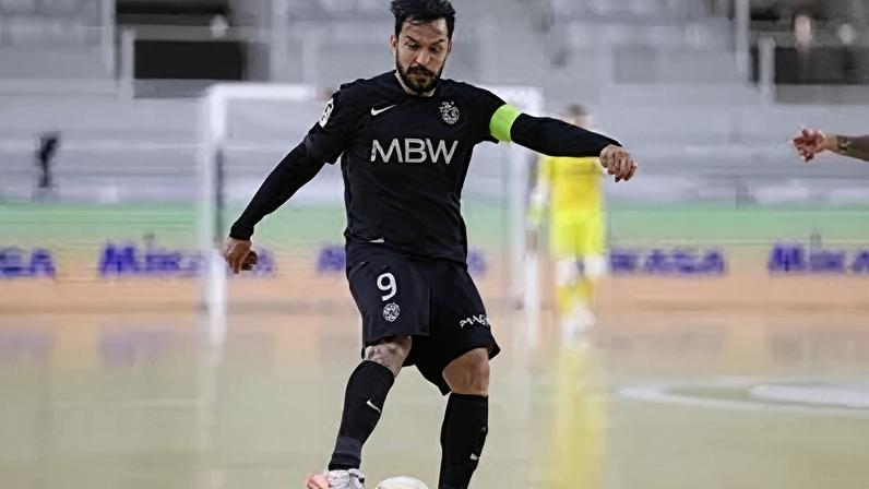 João Matos com a braçadeira de capitão ao serviço do Sporting