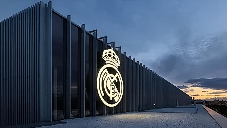 Eleições no Real Madrid: 70 mil sócios escolhem o novo presidente
