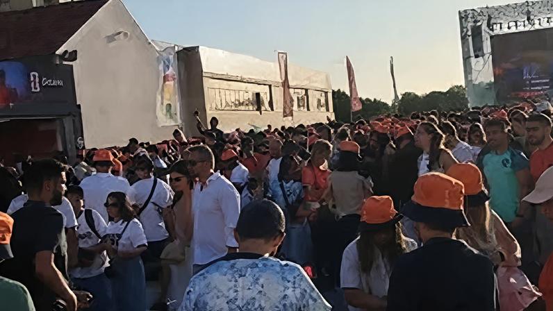 Adeptos abandonam Fan Zone Betano em Gaia desiludidos com empate de Portugal