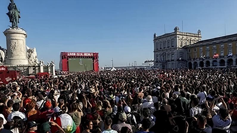 Terreiro do Paço cheio na estreia da Seleção no Mundial