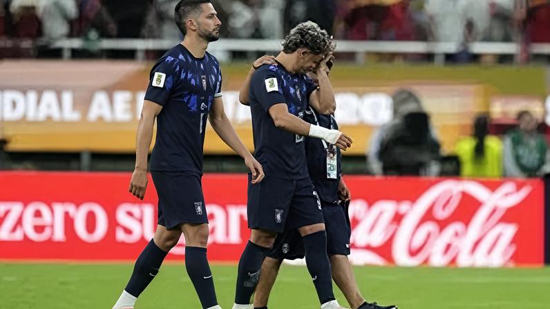 Eliminação deixa marca no Uruguai: federação cancela voo charter aos jogadores