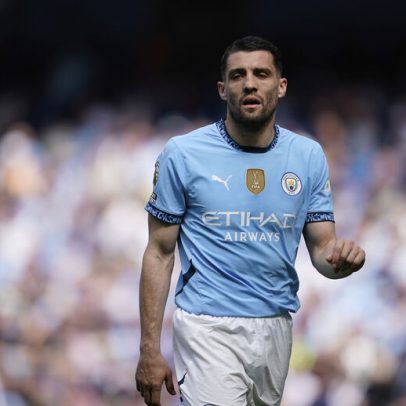 Aston Villa mira médio do Manchester City