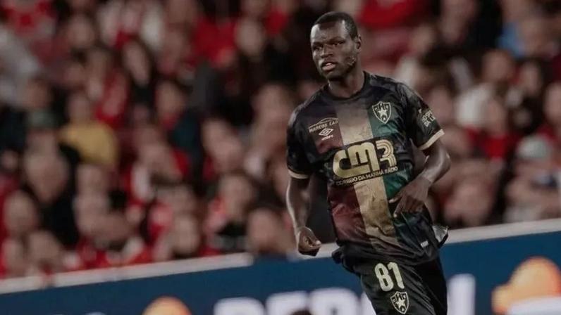 Manu deixa o Estrela Amadora e segue para o Radomiak Radom, da Polónia