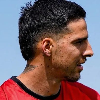 Anthony Carter renova contrato e reforça ataque do Vizela até 2028