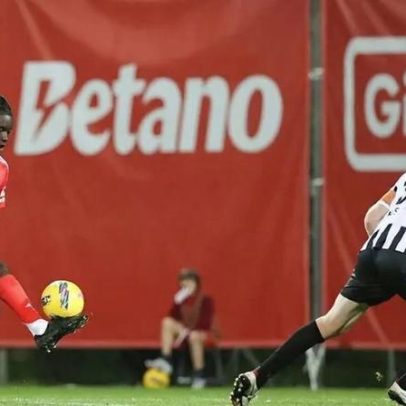 Beni Souza assina por quatro anos pelo Estrela