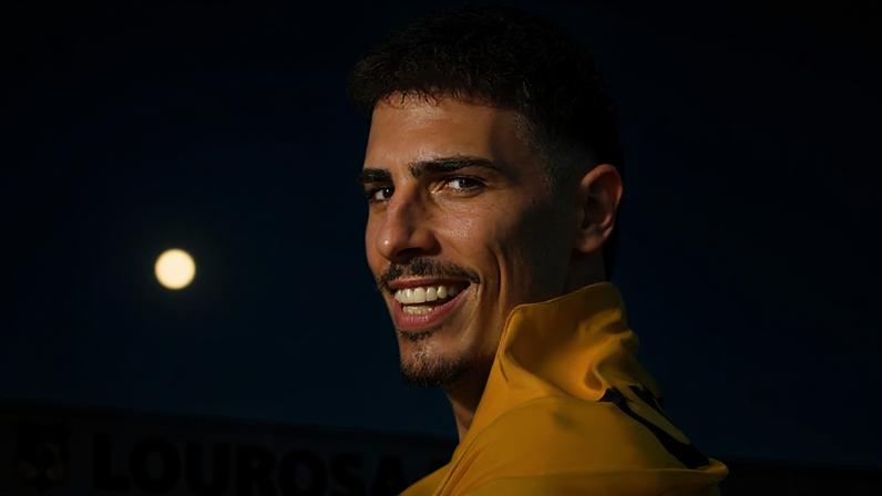 Silvério renova contrato com o Lus. Lourosa
