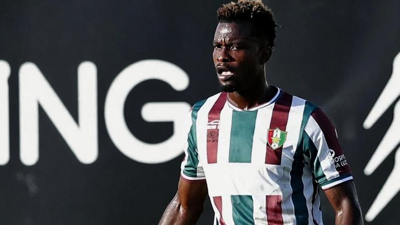 Semeu Commey desfalca E. Amadora