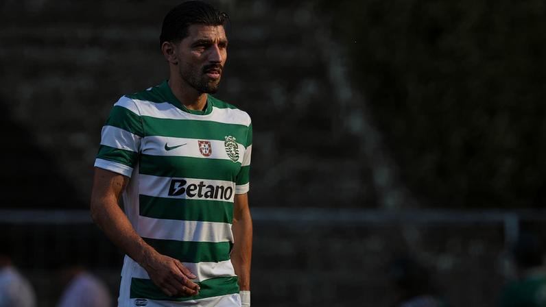 Ricardo Esgaio perto de regressar a Portugal
