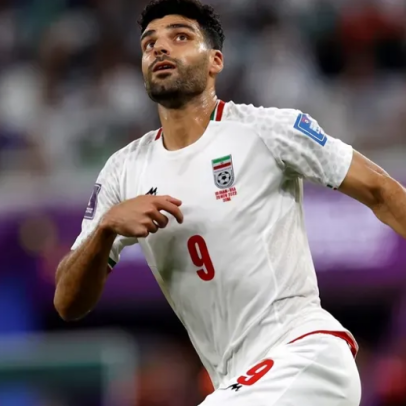 Taremi defende separar o futebol da política, dizendo que o desporto é respeito