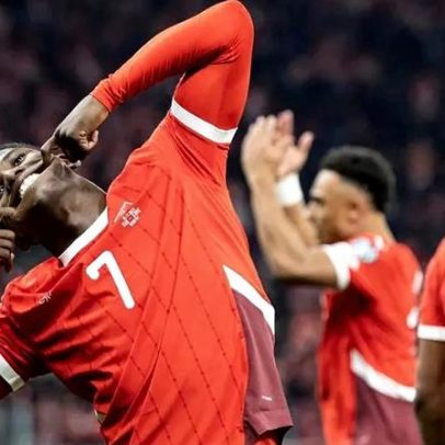 Embolo viaja após verificação adicional dos Estados Unidos