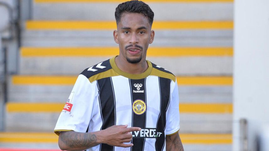 Paulinho Bóia ao serviço do Nacional