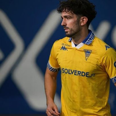 Holsgrove tem interessados e pode deixar o Estoril no verão