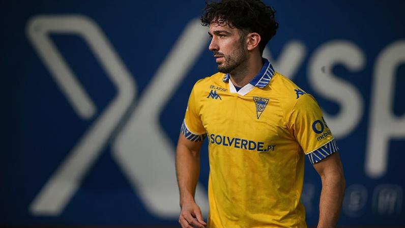 Jordan Holsgrove é uma das figuras do Estoril
