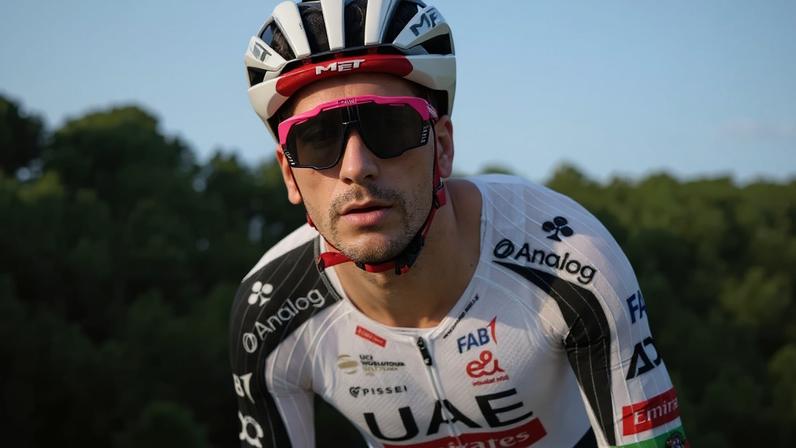 João Almeida sofre no regresso à competição