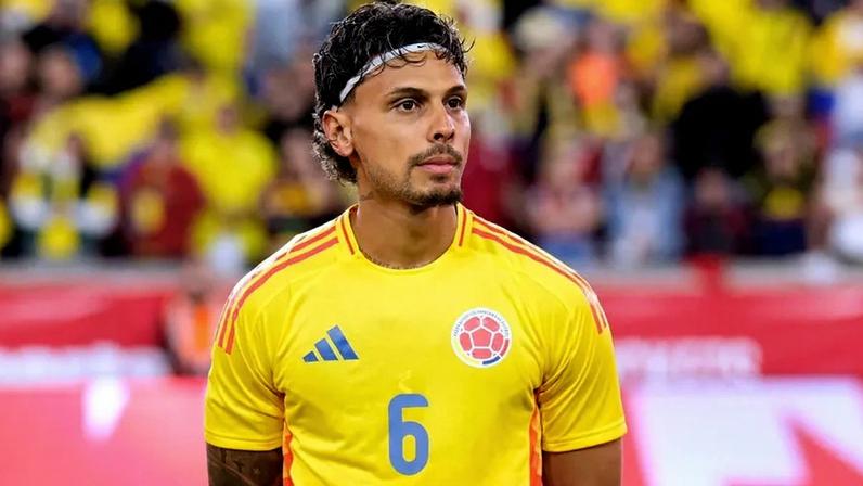 Richard Ríos debuta no Mundial e comenta mudança do futsal