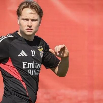 Schjelderup congela renovação com o Benfica: razões do extremo