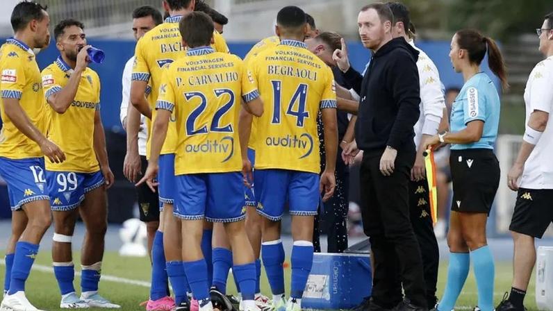 Estoril mantém busca pelo substituto de Ian Cathro