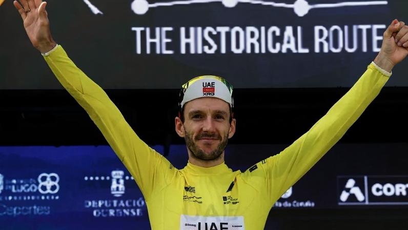 Adam Yates apoia Pogacar na luta pelo pentacampeonato na Volta a França