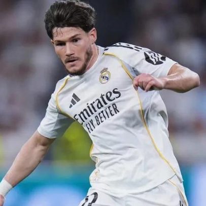 Betis tenta Fran García para reforçar a ala esquerda