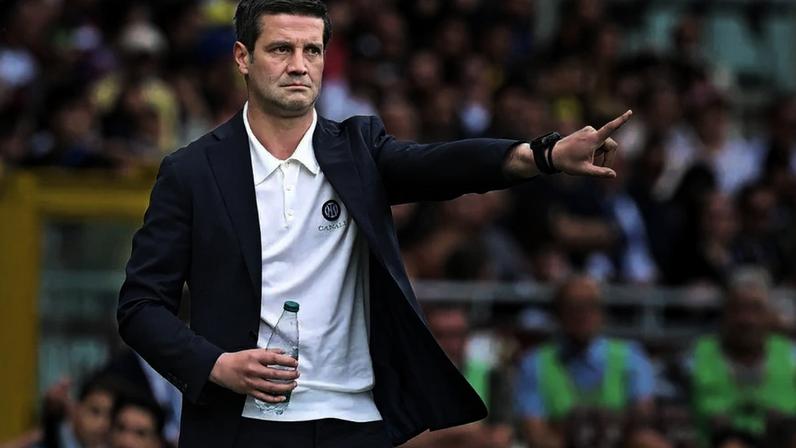 Cristian Chivu renova com o Inter