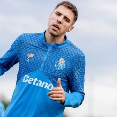 Bednarek evita questão sobre Lewandowski no FC Porto