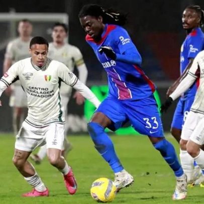 Clubes franceses de topo disputam a contratação de Bastien Meupiyou
