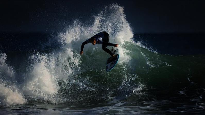 Surfista Yolanda Hopkins falha quartas de final em El Salvador