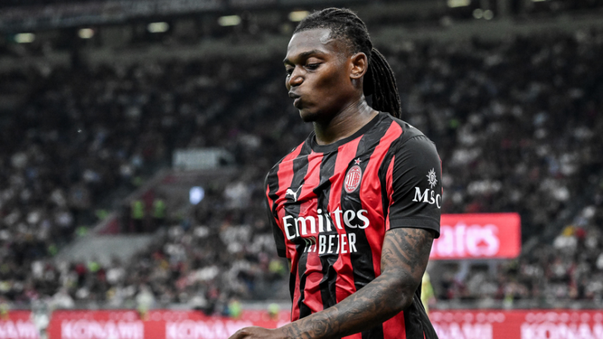 Rafael Leão aponta à saída do Milan
