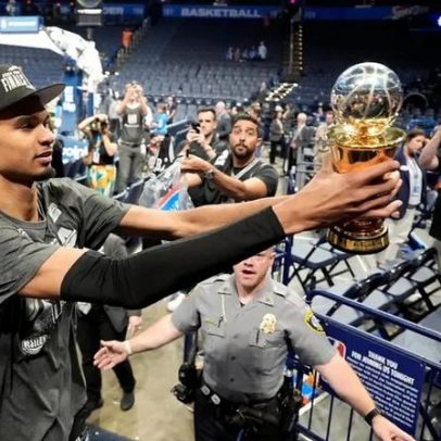 Wembanyama prepara colegas para finais da NBA com filme de terror