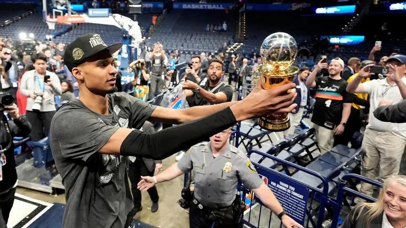 Wembanyama prepara colegas para finais da NBA com filme de terror