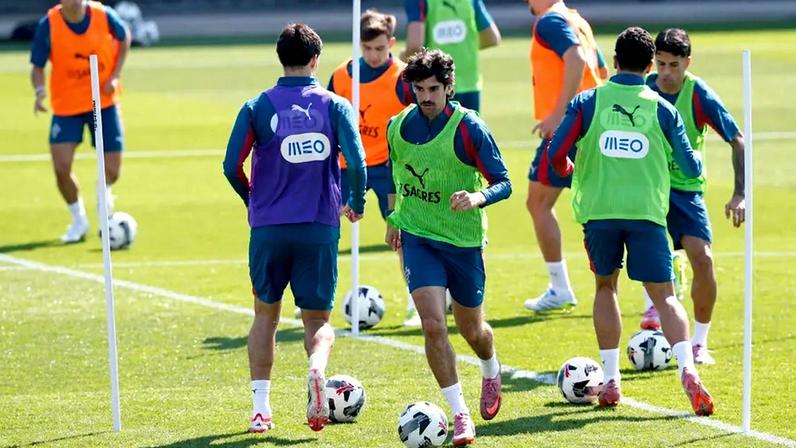 Francisco Trincão ao serviço da Seleção nacional