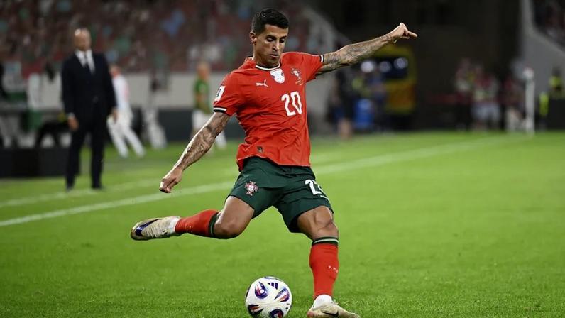 Cancelo admite rivalidade Portugal-Espanha é tema no balneário do Barcelona