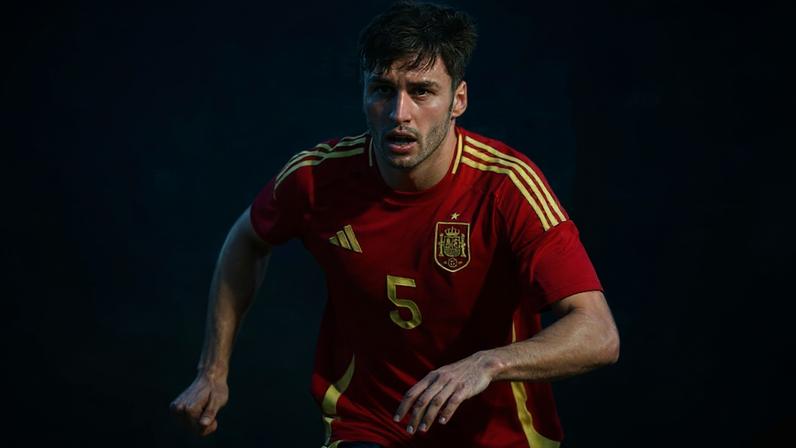 Jorge Salinas, defesa do Racing Santander, associado ao FC Porto