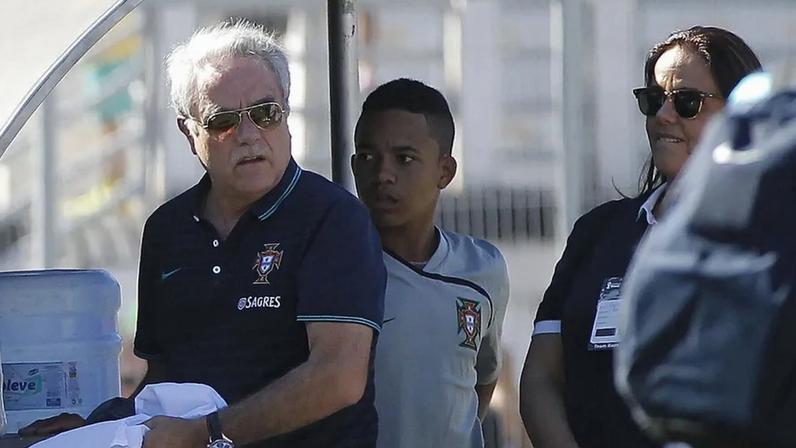 Carlos Godinho recorda décadas e rejeita pressão de agentes na Seleção