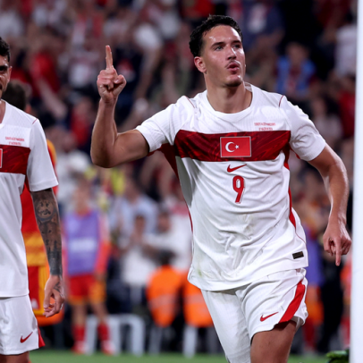 Deniz Gül na lista final da Turquia para o Mundial 2026 Tiknaz é reserva