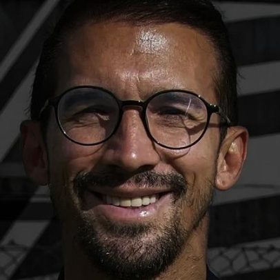 David Caiado renova contrato com o clube até 2028