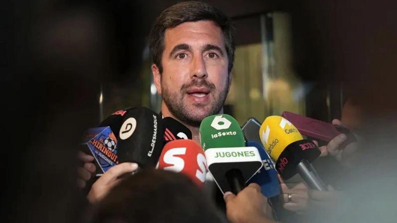 Enrique Riquelme afirma que ficaria encantado se o Barcelona desaparecesse