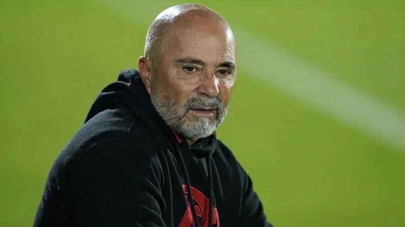 Jorge Sampaoli foi apanhado... a trocar cromos no Brasil