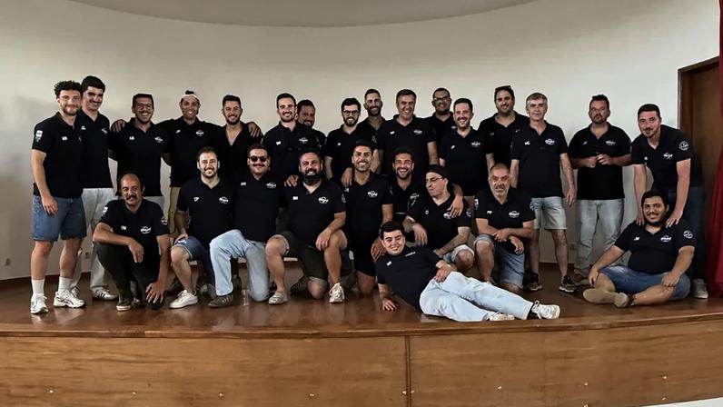 Participantes da Liga Record reúnem-se no fim da época com símbolo nas camisolas