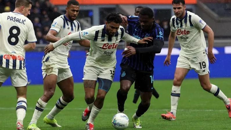 Manchester United garante acordo com Éderson