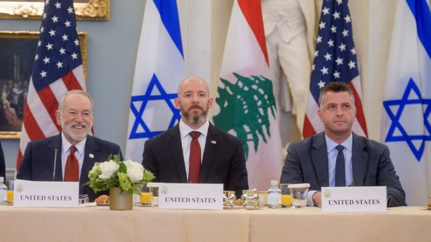 Israel e Líbano concordam em implementar cessar-fogo