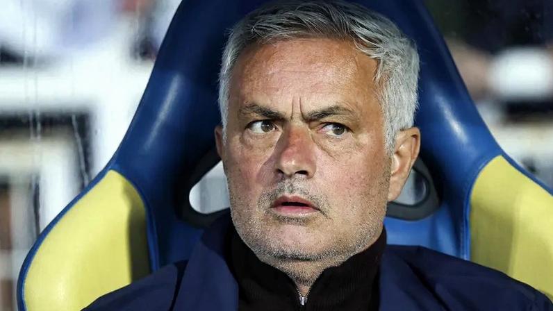 Antiga estrela do Real critica Mourinho: a seca dele supera a do clube