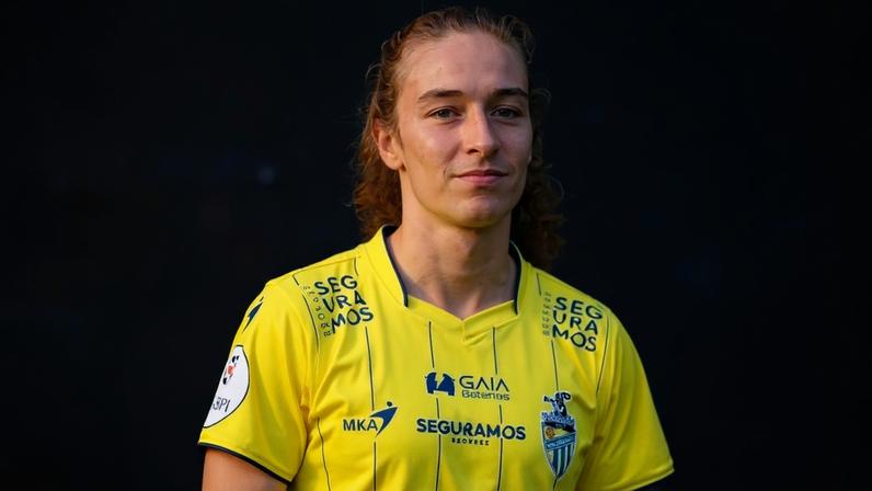 Kiki assina pelo Valadares após saída do Benfica