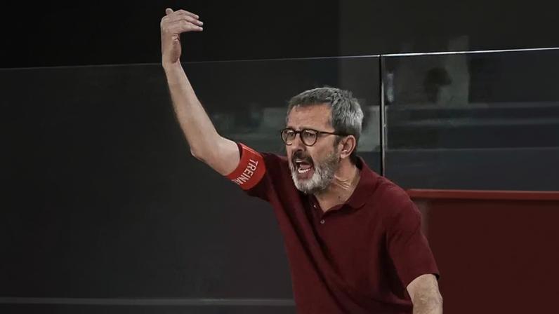 Edu Castro lamenta campeonato decidido por playoff e mais um jogo em casa